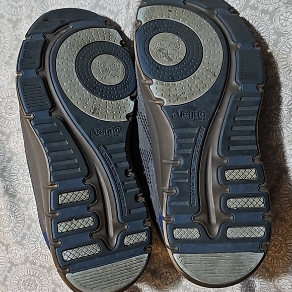 Shoes - Picture 2 of 3